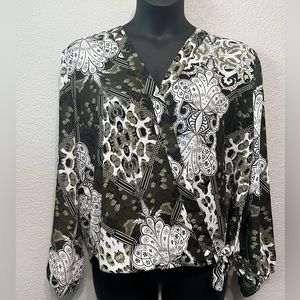 New York and Company, long sleeve blouse. XL